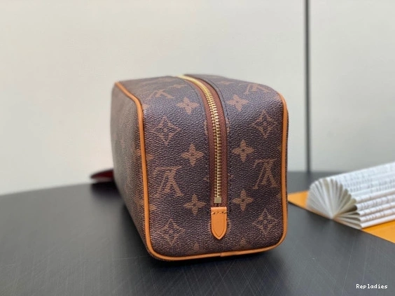 Cheap bag-23*13*12CM DOPP LOUIS LOCKER KIT VUITTON 0711